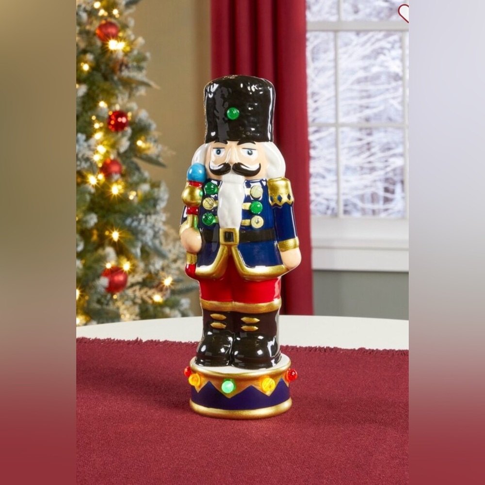 Colorful 8” Battery Operated Lighted  Nutcracker Holiday Decor     New in box!!